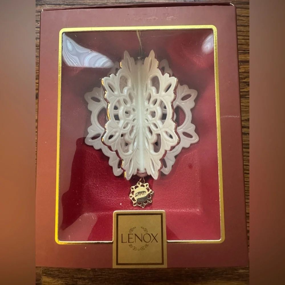 LENOX 2008 FROSTED FANTASY 3D SNOWFLAKE Ornament NEW in BOX Christmas Holiday